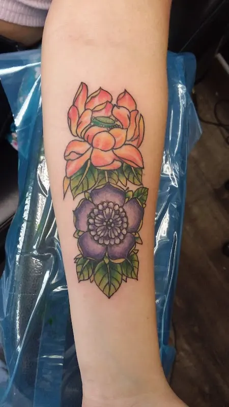 Ink & Needle South — Tattoo shop in Lansing