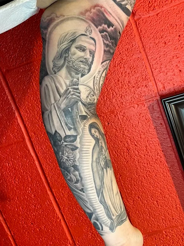 Fine Line Tattoo — Tattoo shop in Topeka