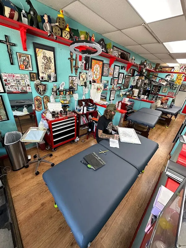 Heart In Hand : Lower Greenville — Tattoo shop in Dallas