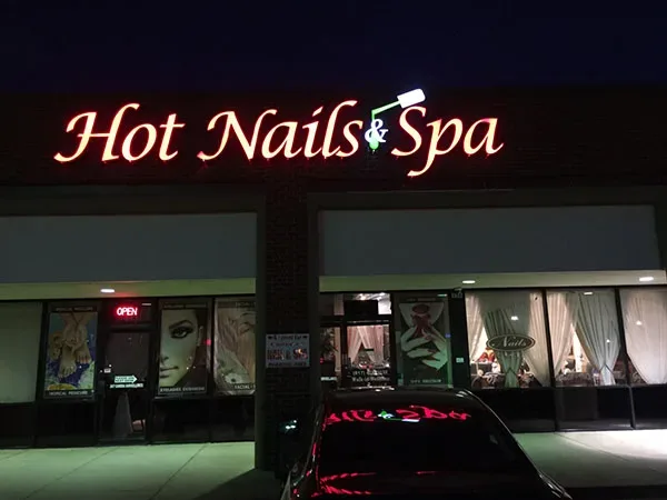 Hot Nails & Spa — Nail salon in Arlington