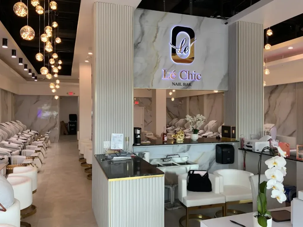 Le Chic Nail Bar — Nail salon in Fort Myers