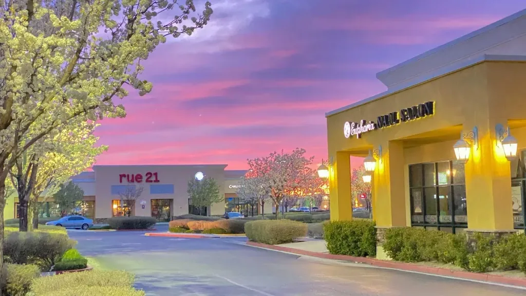 Euphoria — Nail salon in Apple Valley