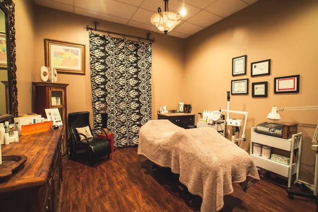 Bella Strada Salon And Spa Suites With Boutique — Day spa in Edmond