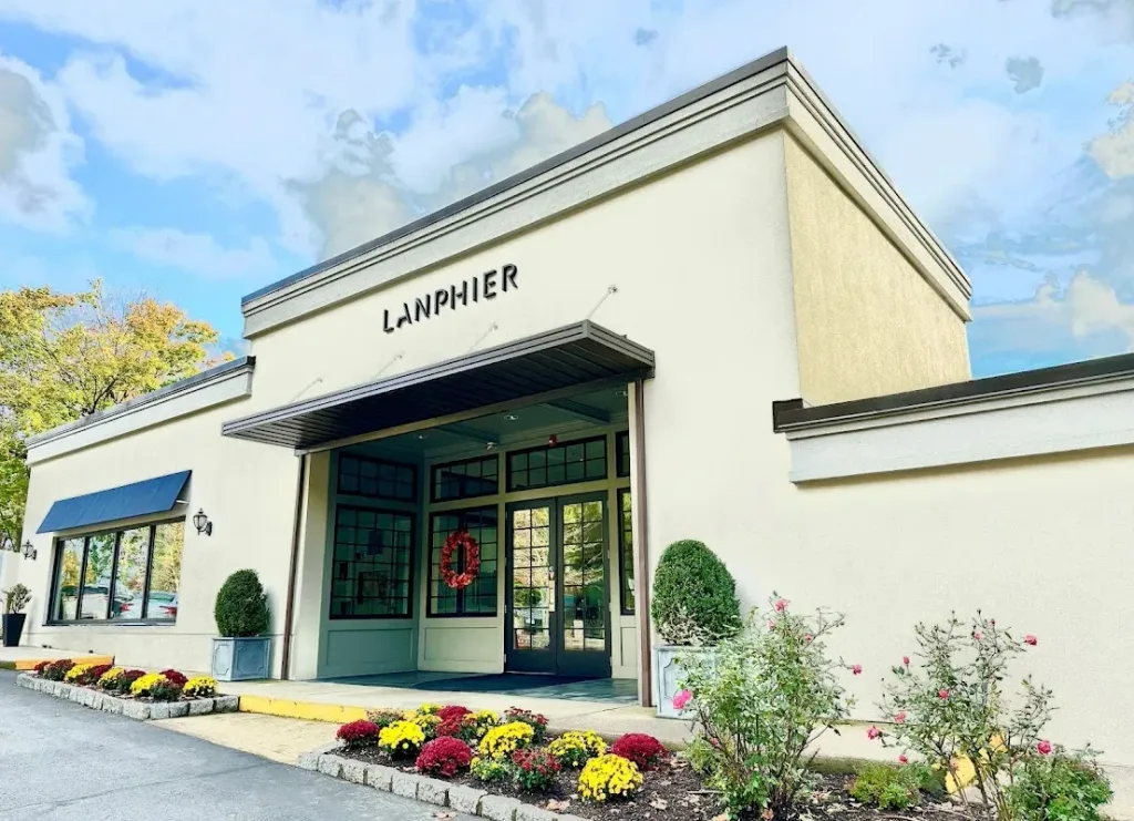 LANPHIER — Day spa in Darien