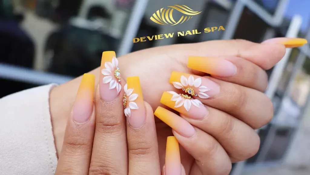 Deview Nail Spa — Nail salon in Covington