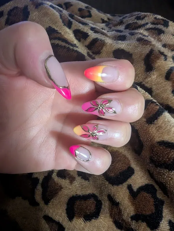 Queen B Nails — Nail salon in Camas