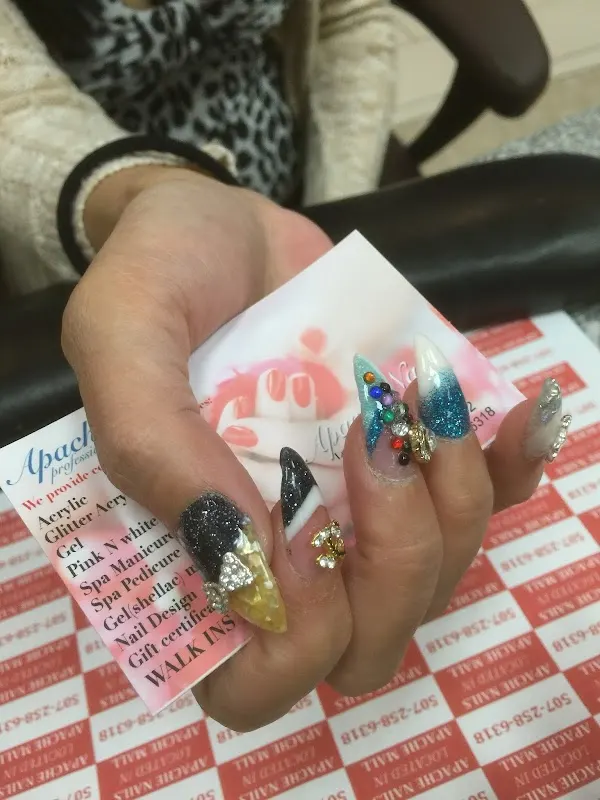 Apache Nails — Nail salon in Rochester