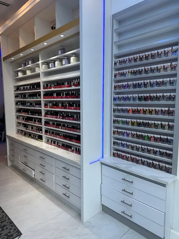 Luxe Nailbar — Nail salon in Haymarket
