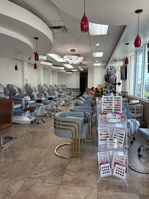 Nail Lounge West — Nail salon in Port St. Lucie