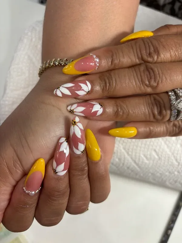 AM Nail Bar — Nail salon in Columbia