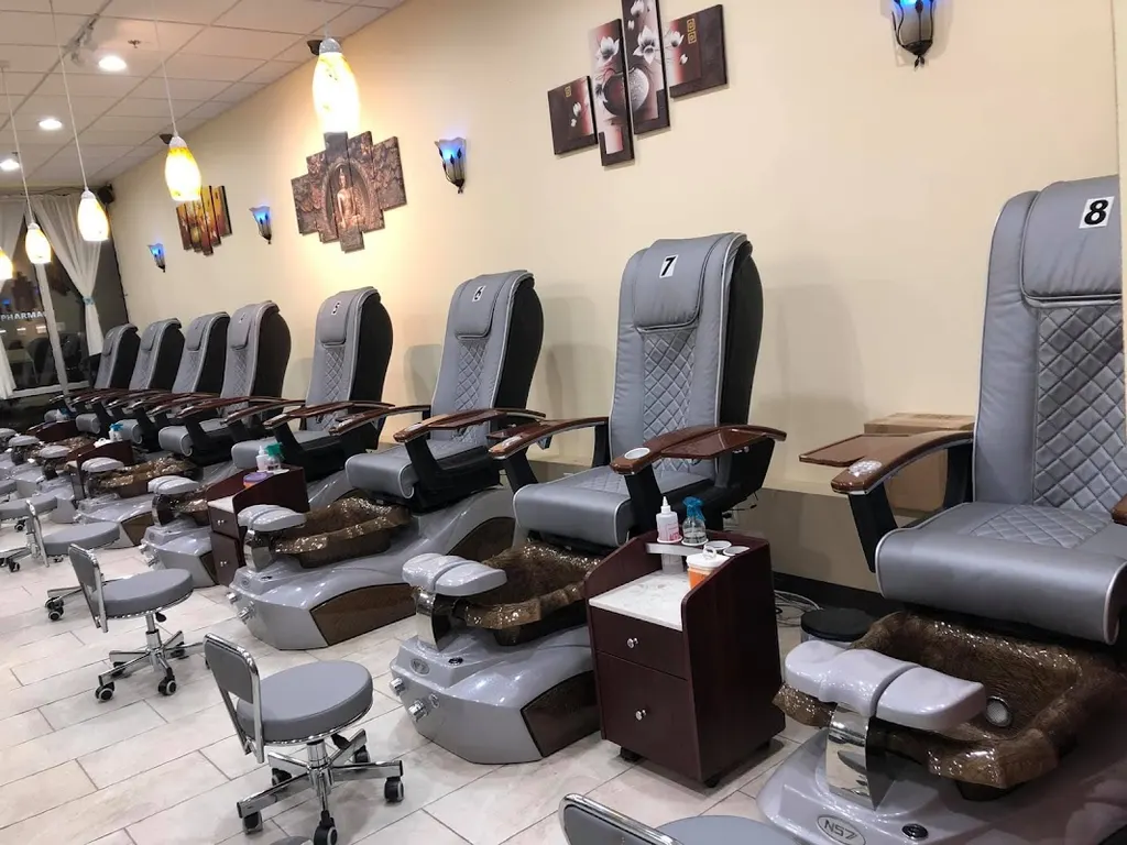 LyLy Nails & Spa | Greenfield — Nail salon in Greenfield