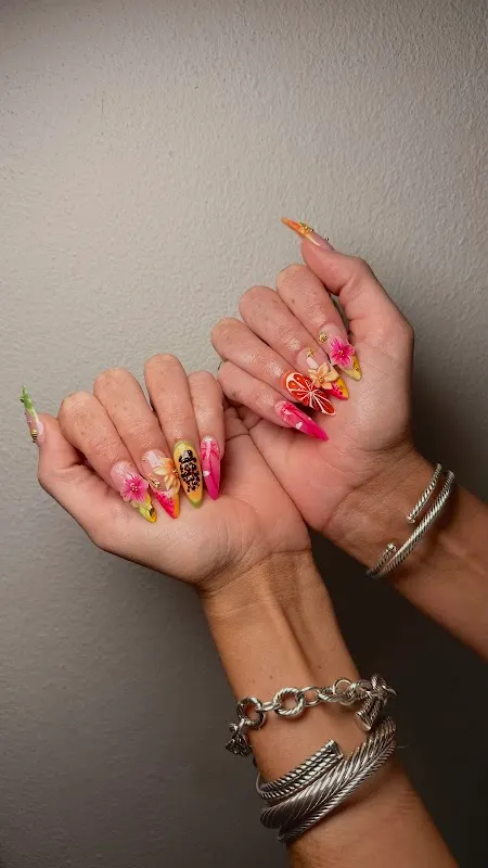 Omni Nails and Lash Lounge — Nail salon in Miami