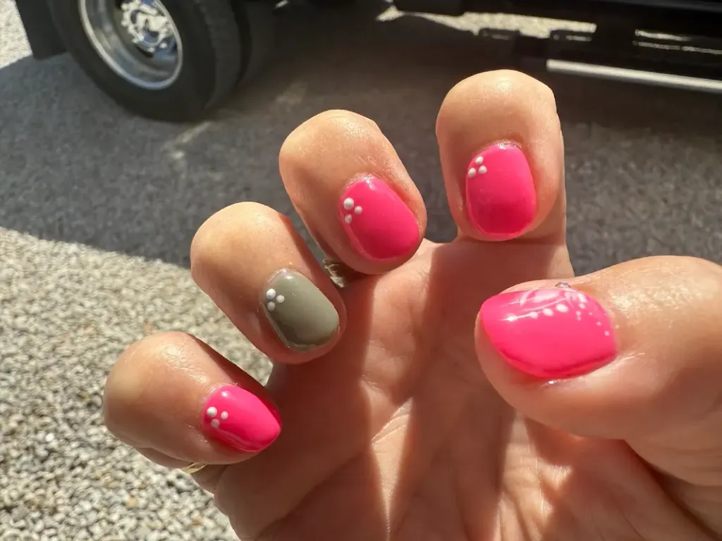 Candle Nails Lounge — Nail salon in Harrisonville