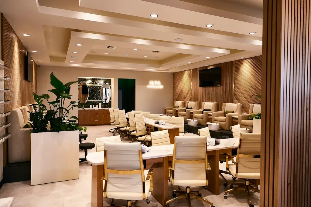 LUXE Nails & Spa Scottsdale — Nail salon in Scottsdale
