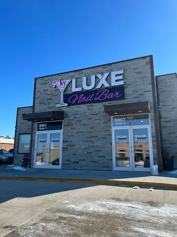 Luxe Nail Bar — Nail salon in Cedar Falls