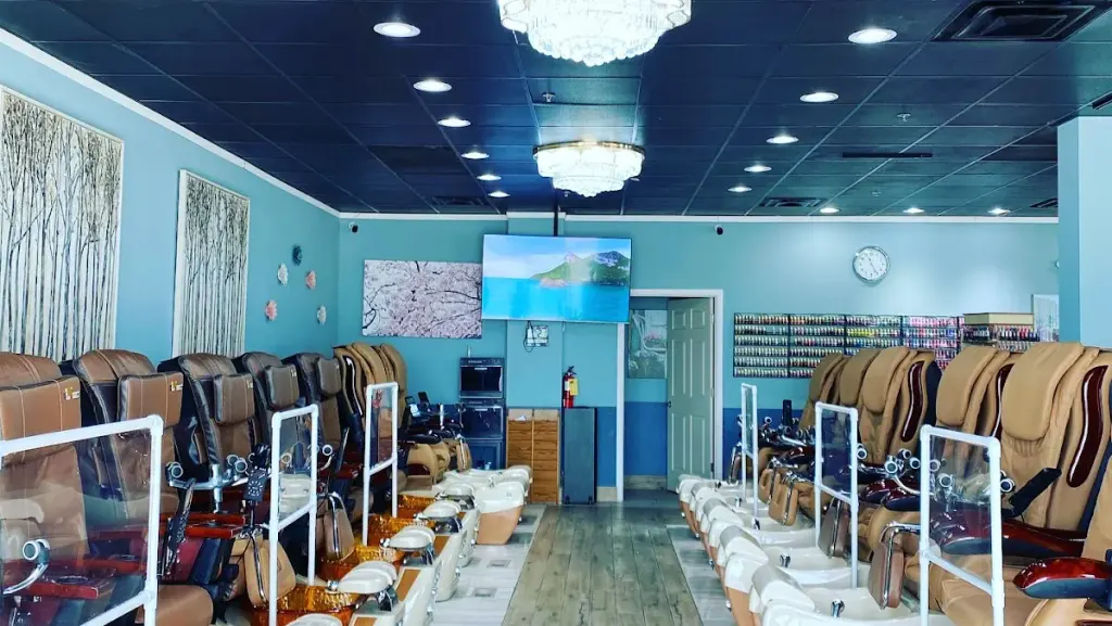 Pleasant Nails & Spa — Nail salon in Grand Rapids