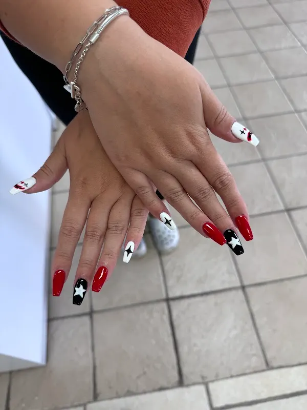 Henry Nails — Nail salon in Greenville