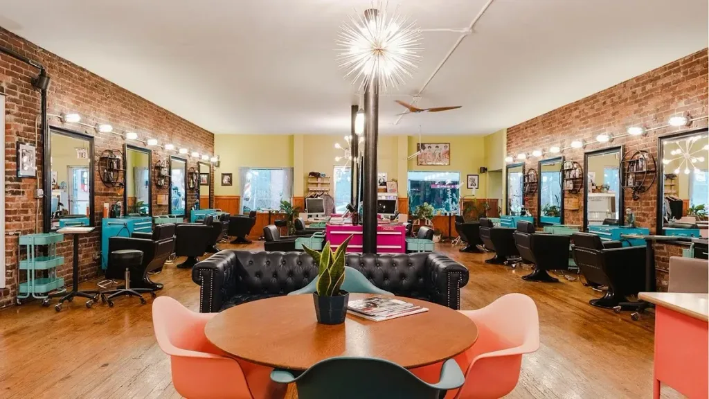 Cha Cha's — Hair salon in Lexington