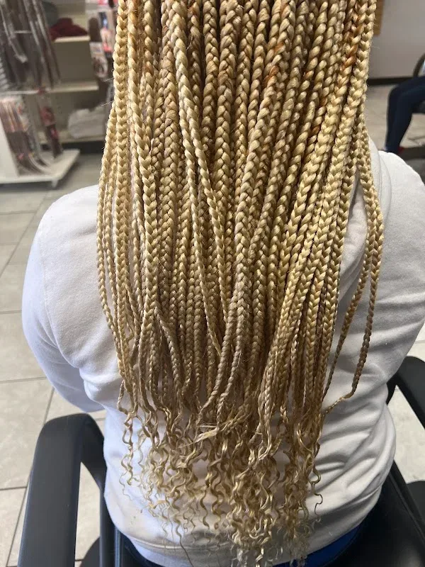 M & E African Hair Braiding — Hair salon in St. Louis