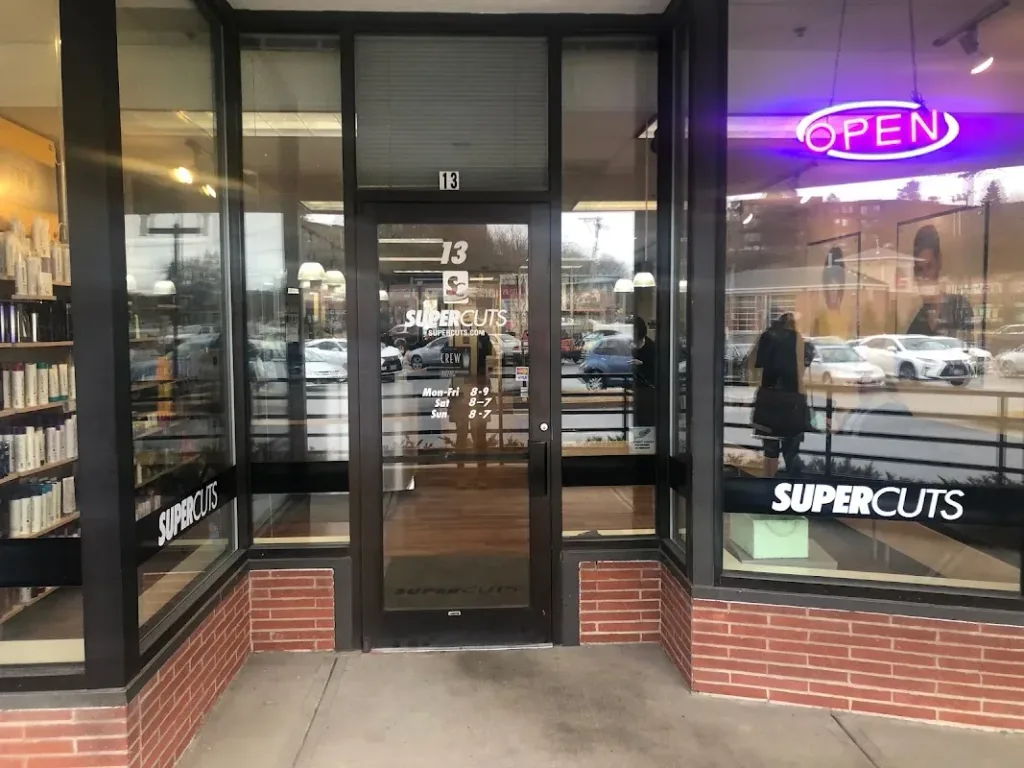 SUPERCUTS — Hair salon in Salem