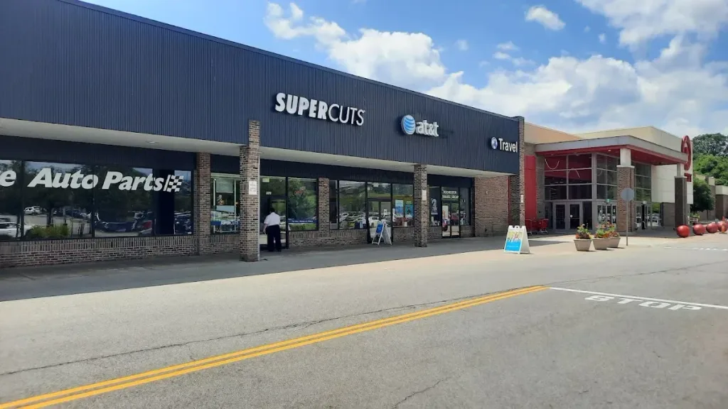 SUPERCUTS — Hair salon in Rochester