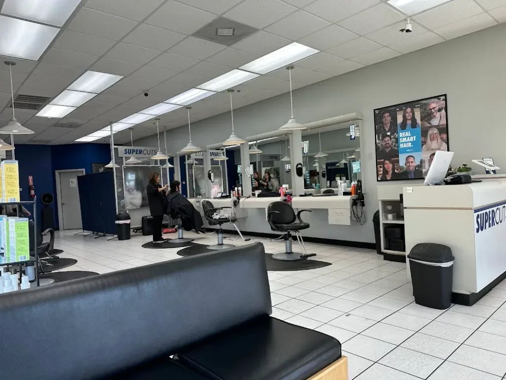 SUPERCUTS — Hair salon in Conroe