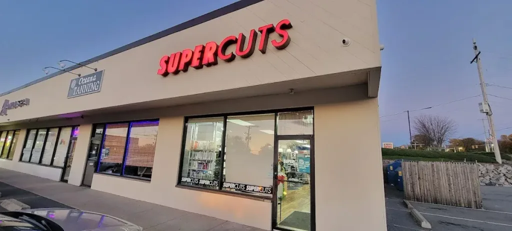 SUPERCUTS — Hair salon in Middletown