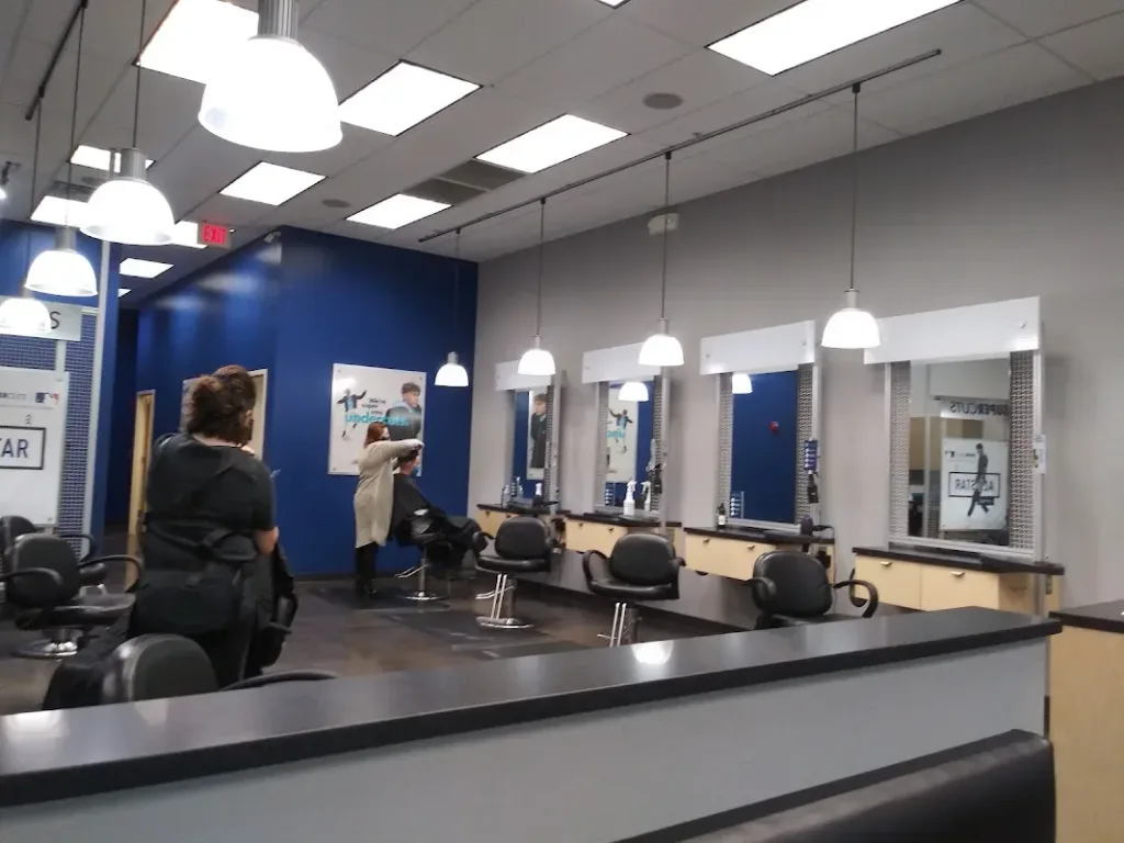 SUPERCUTS — Hair salon in West Des Moines