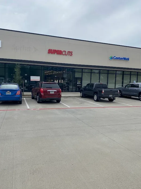 SUPERCUTS — Hair salon in Conroe