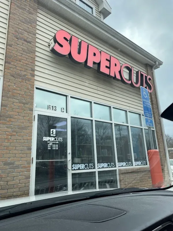 SUPERCUTS — Hair salon in Middletown