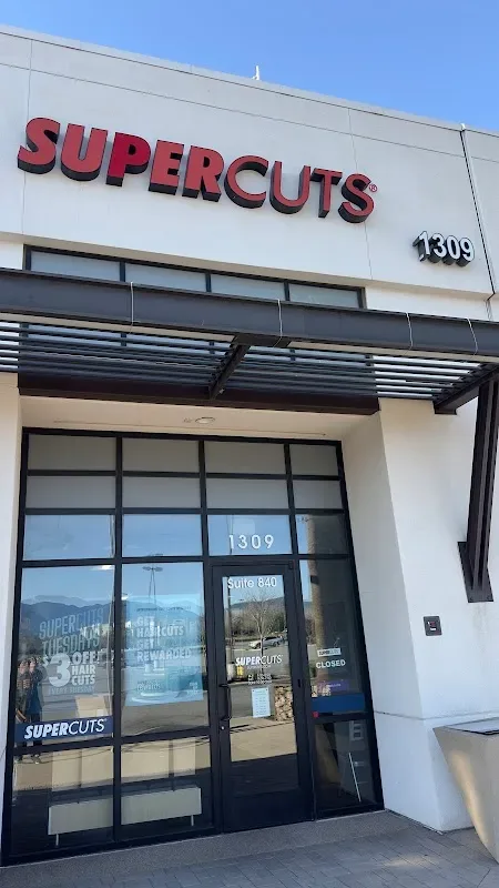 SUPERCUTS — Hair salon in Rialto