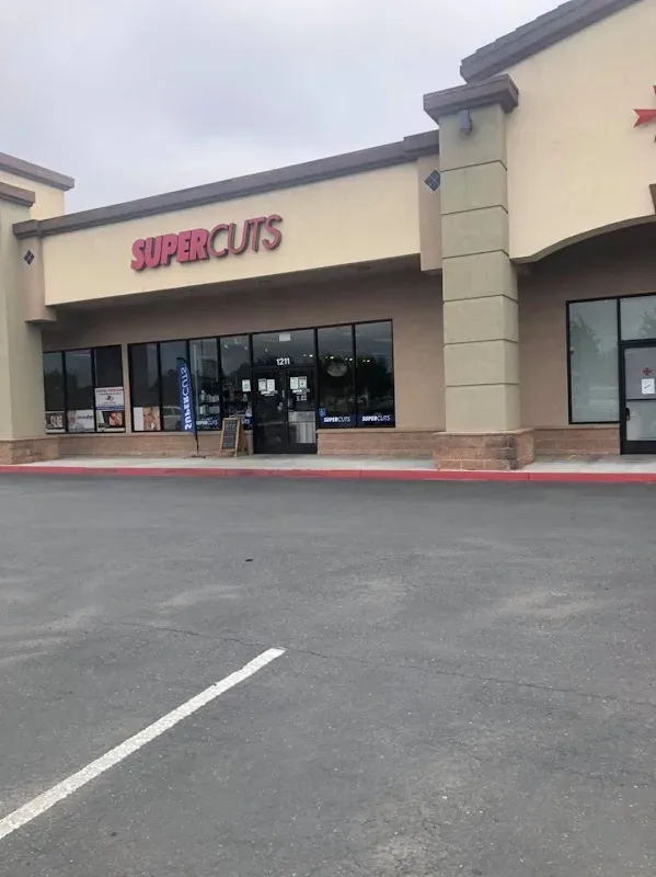 SUPERCUTS — Hair salon in Salinas