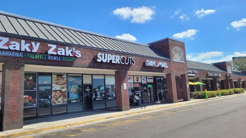 SUPERCUTS — Hair salon in Tampa
