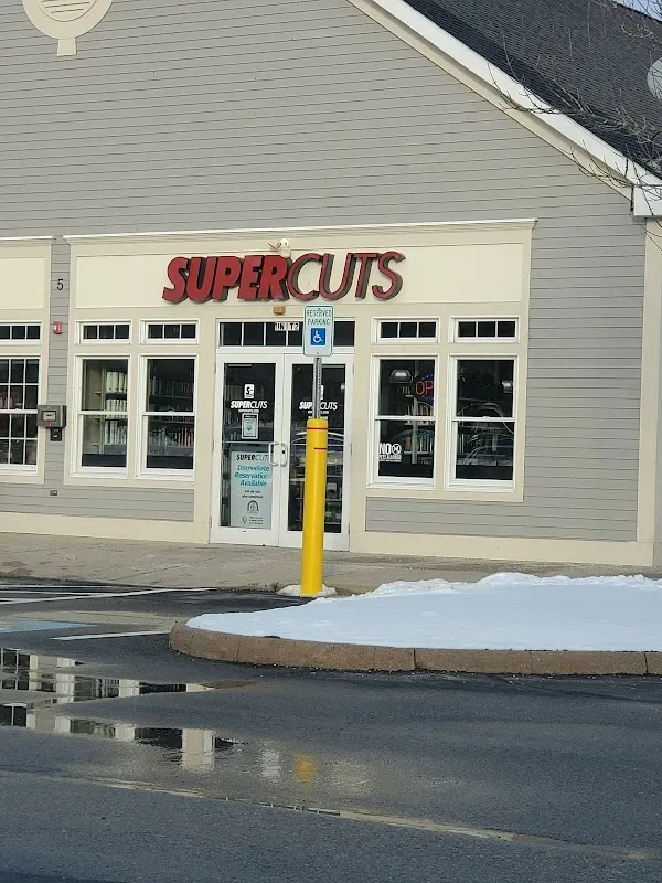 SUPERCUTS — Hair salon in Bedford