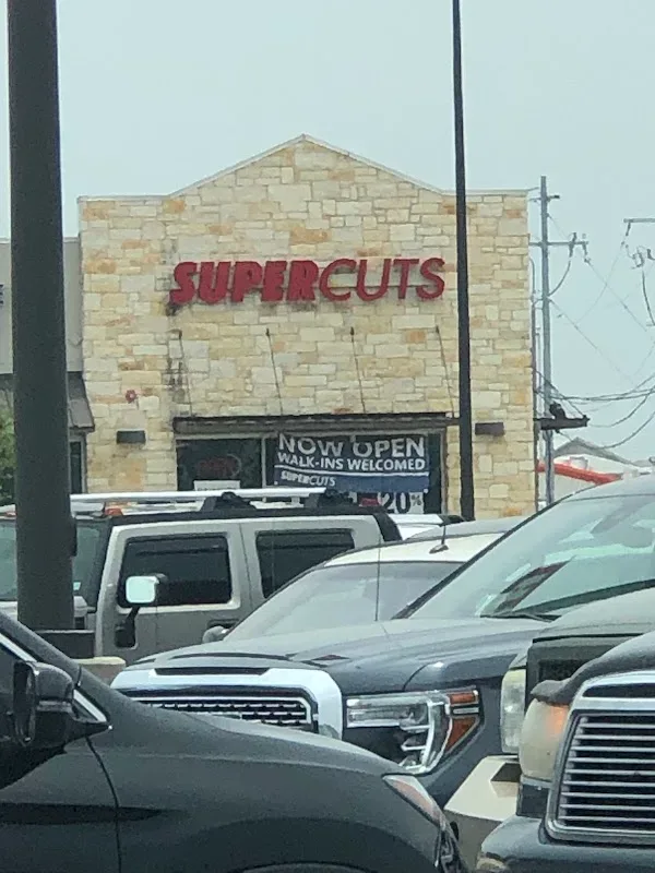 SUPERCUTS — Hair salon in Seguin