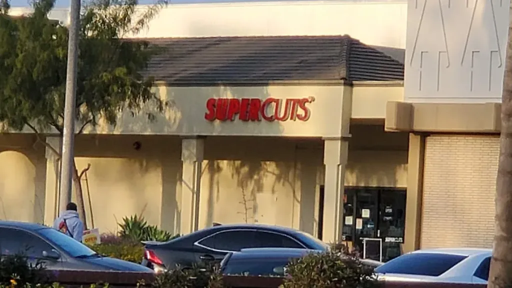 SUPERCUTS — Hair salon in Lakewood