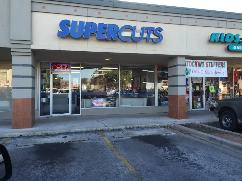 SUPERCUTS — Hair salon in Austin