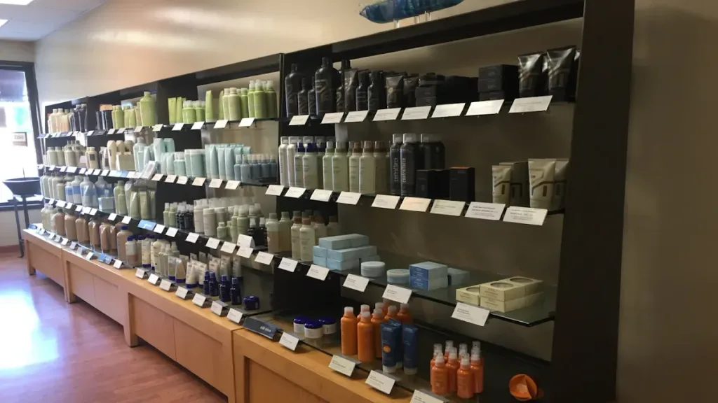 Bella Donna Salon & Spa — Hair salon in Painesville