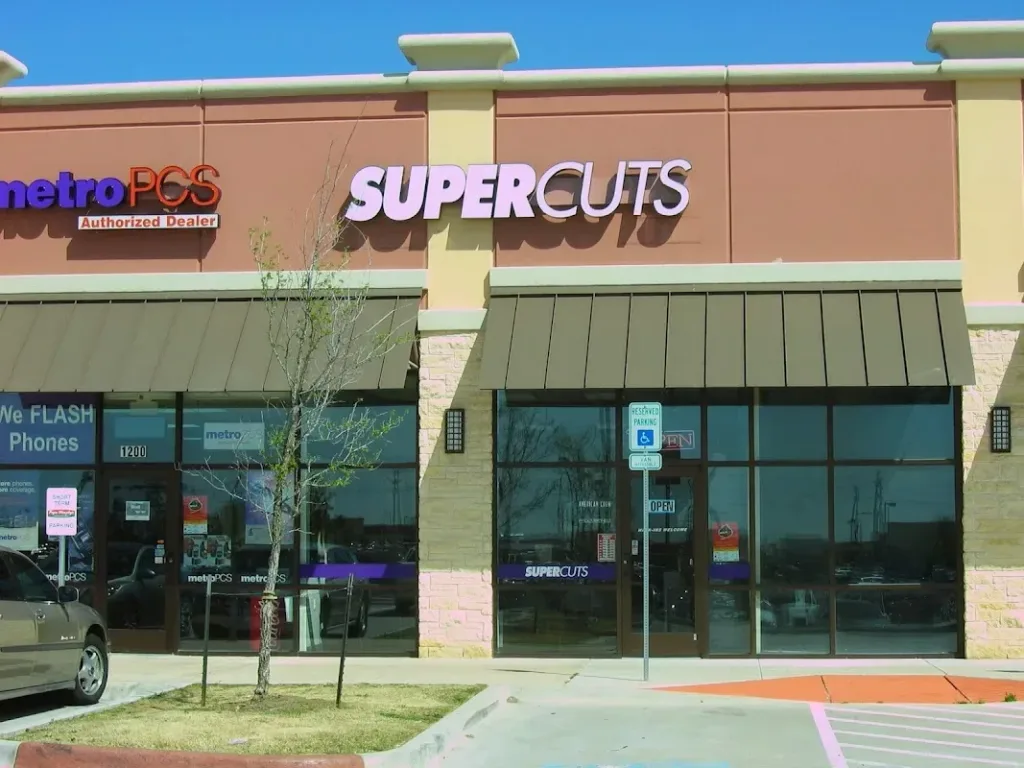 SUPERCUTS — Hair salon in Frisco
