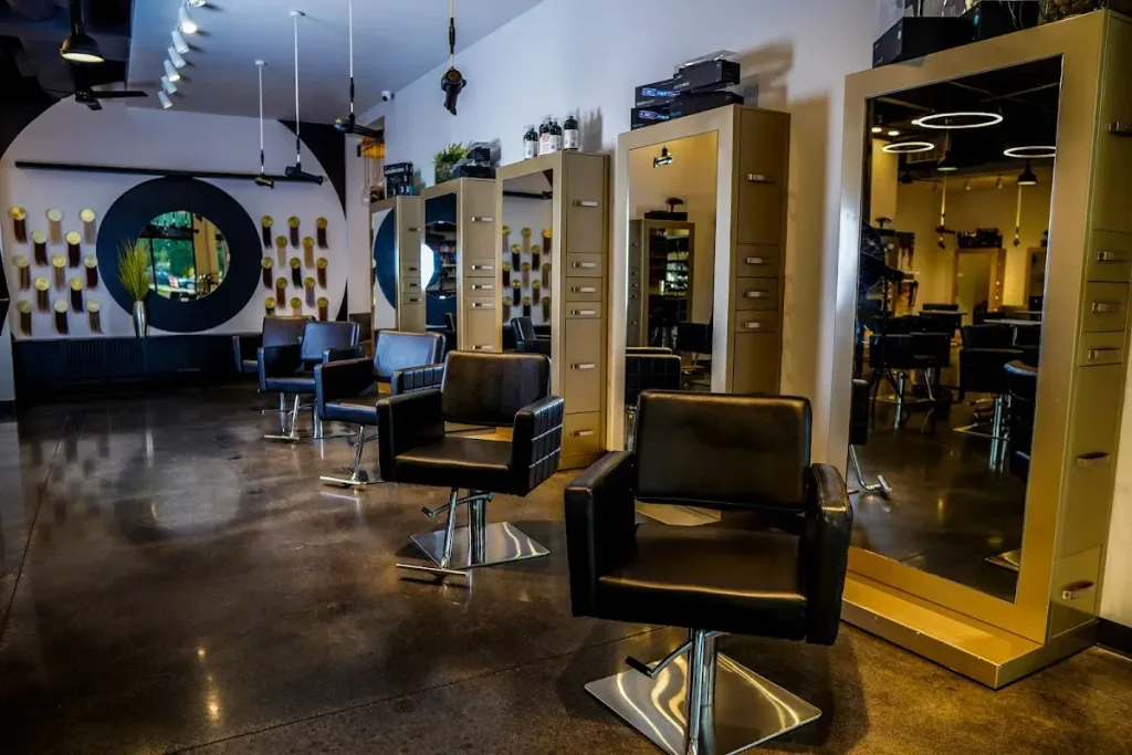 Hollywood Hair Salon and Spa Shiloh — Hair salon in Shiloh