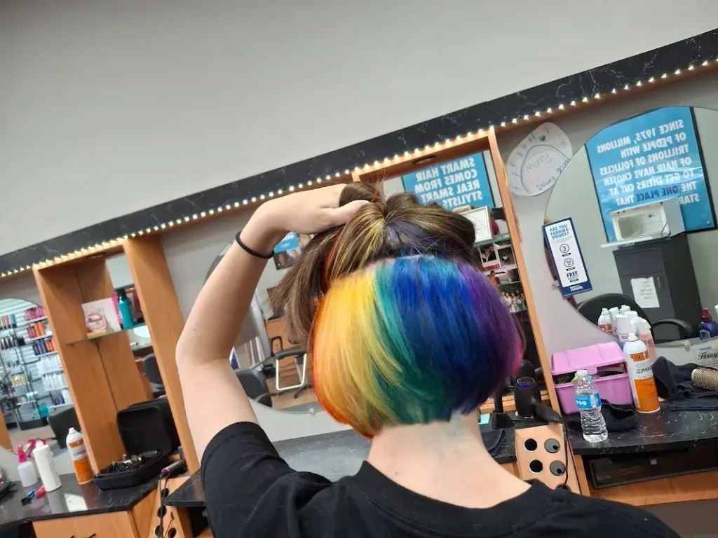 SUPERCUTS — Hair salon in Lowell