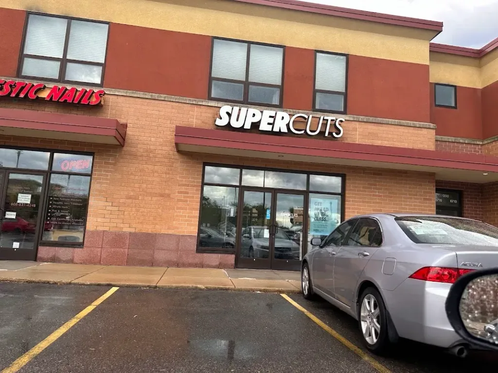 SUPERCUTS — Hair salon in Middleton