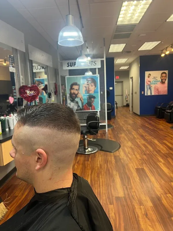SUPERCUTS — Hair salon in League City