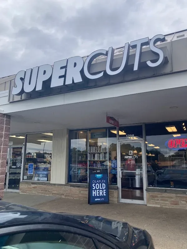 SUPERCUTS — Hair salon in Wilmington