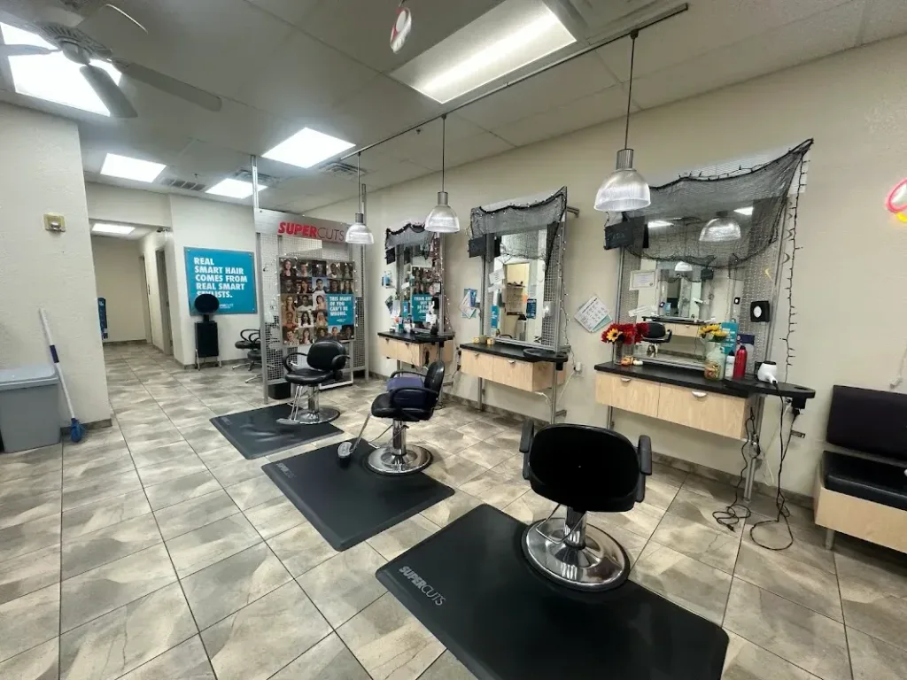 SUPERCUTS — Hair salon in Bentonville