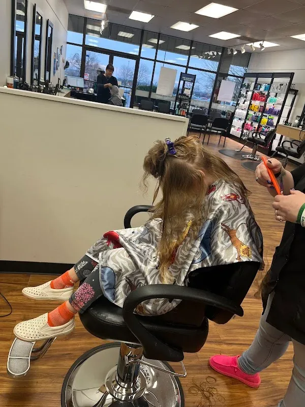 HOLIDAY HAIR — Hair salon in Willow Street