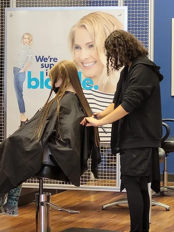 SUPERCUTS — Hair salon in Latham