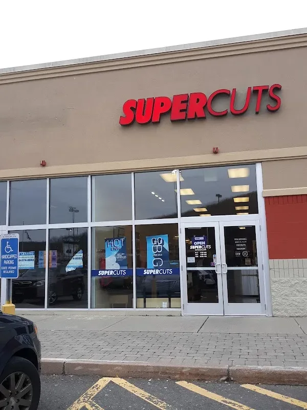 SUPERCUTS — Hair salon in Waterbury