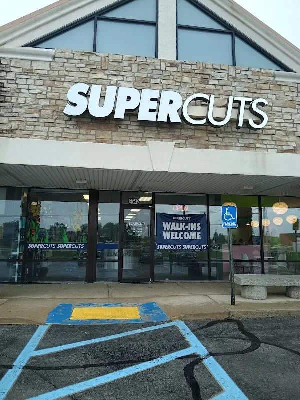 SUPERCUTS — Hair salon in Findlay