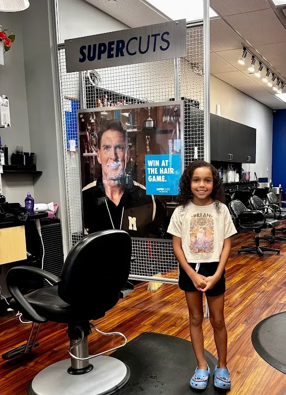 SUPERCUTS — Hair salon in Middletown Township